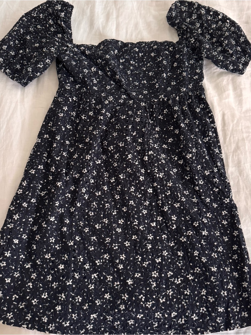 EUC Anthropologie Eyelet Dress